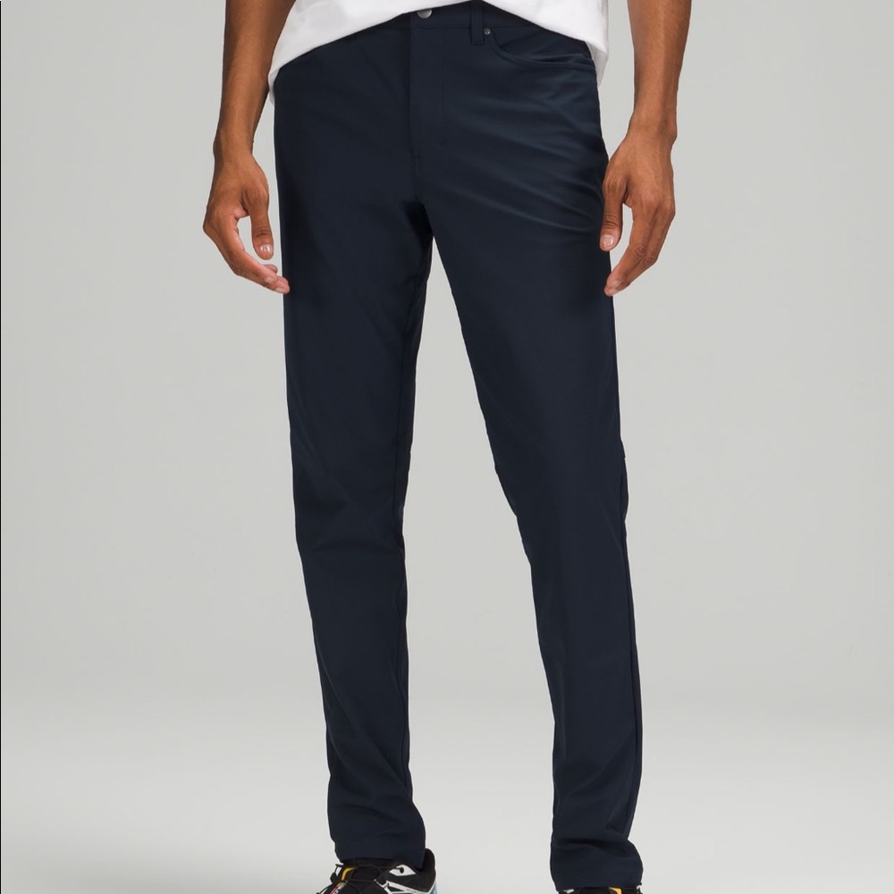 Lululemon men’s navy ABC Slim Warpstream pant - Size 32x32 - Like New